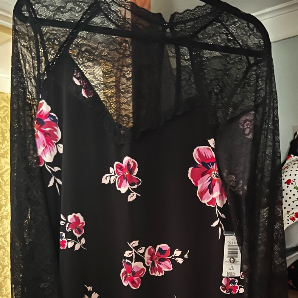 Torrid BNWT top size 1